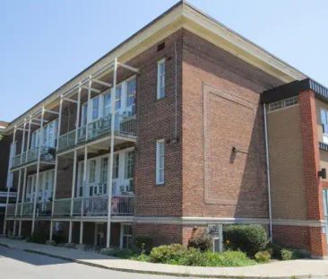 Jr. 1 Bedroom With Balcony | 505 Simcoe Street South, Oshawa - Photo 1