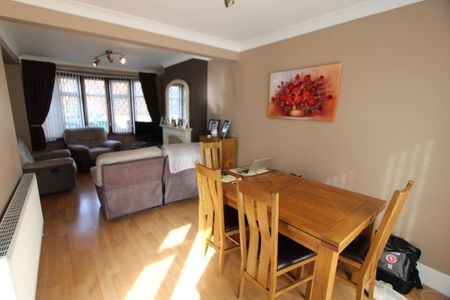 3 bedroom semi-detached house to rent - Photo 5