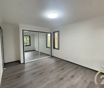 Renovated 3 Bedroom Townhouse&excl; - Photo 1