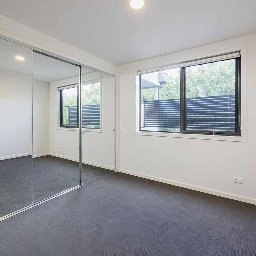 Style, Space, Your Fab New Place - Photo 1