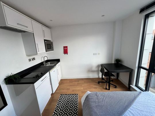Studio to rent - Photo 1