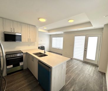 For Lease - 28 Matawin Lane, Richmond Hill, Ontario - Photo 5