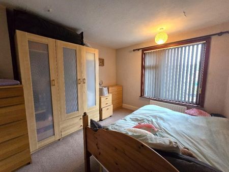 3 Bed Terraced House For Rent - Photo 3