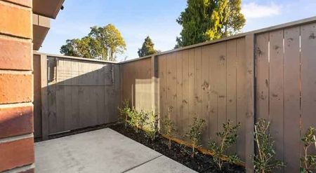 Modern 2 bedroom Townhouse! - Photo 4