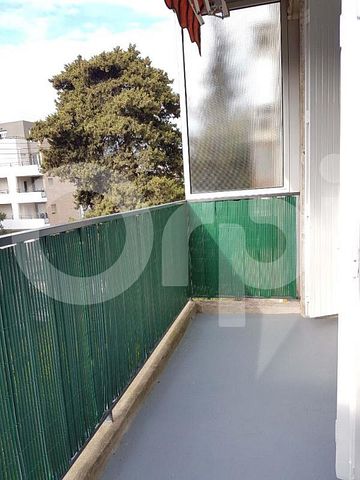 Appartement 5 pièces 75m2 MARSEILLE 9EME 960 euros - Photo 2