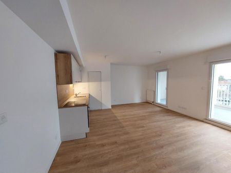 location Appartement T3 DE 63.5m² À TOURS - Photo 2