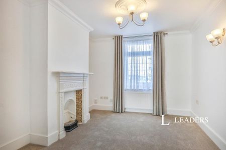 Maisonette to rent - Photo 3