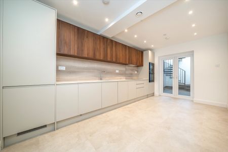 Shepherds Bush Road, W6, London - Photo 5