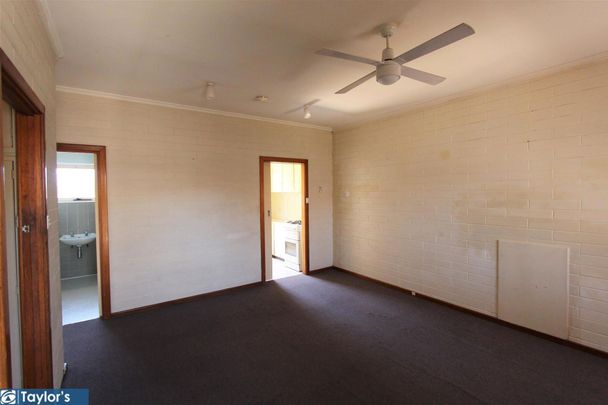 WELL PRESENTED UNIT IN EXCELLENT LOCATION - Photo 1