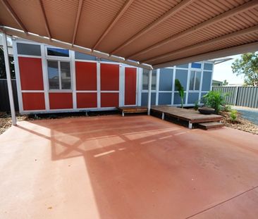 AFFORDABLE ABODE - Easy-care 4x2 - Photo 1