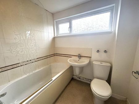 3 bedroom terraced house to rent - Photo 4