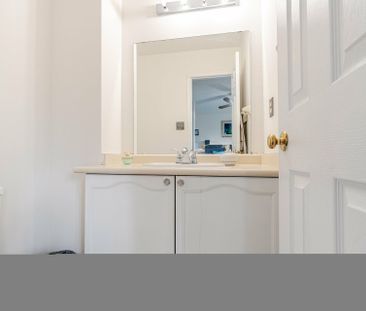 For Lease - 10 Mullis Crescent, Brampton, Ontario - Photo 4