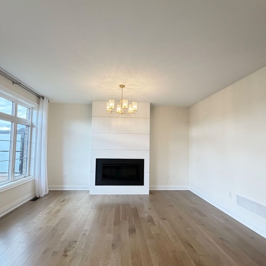 For Lease - 22 Upbound Court, East Gwillimbury, Ontario - Photo 1