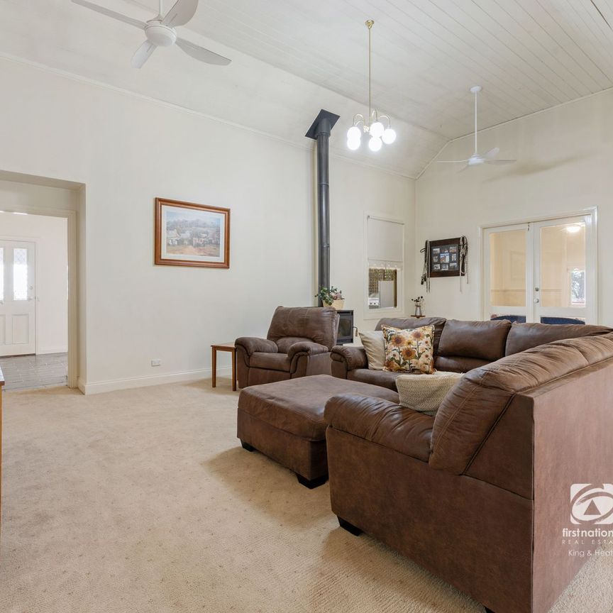 LARGE SHED - FARM LIVING - Photo 1