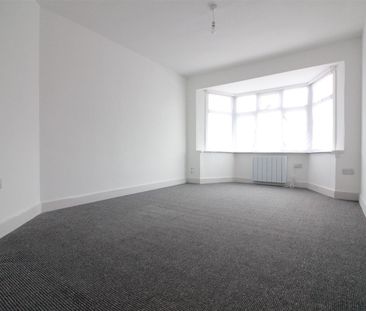 Westbury Road, Feltham - Photo 2