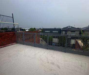 Three Bedroom and large Balcony - Photo 5