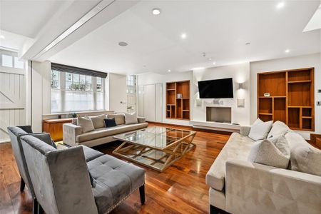 3 bedroom mews to rent - Photo 4
