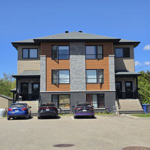 SPACIEUX 6 1/2 À LOUER - PRÈS ÉCOLES - Photo 2
