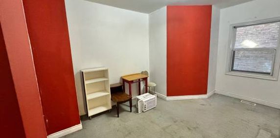 2 bedroom apartment Bloor/Dovercourt - Photo 2