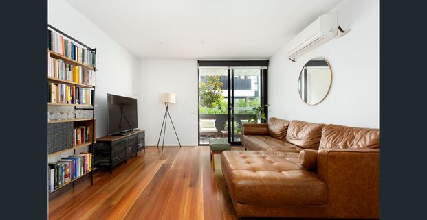 Idyllic Modern Living with Brunswick East at your feet - Photo 1