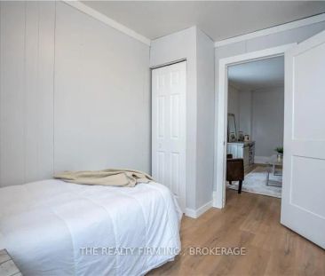 Detached Home For Lease | X8286178 - Photo 4