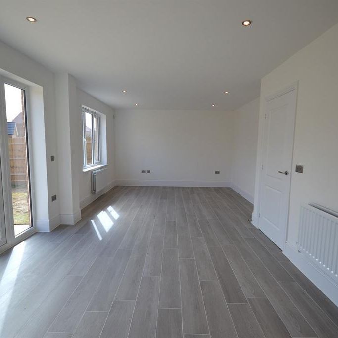 4 bedroom detached house to rent - Photo 1