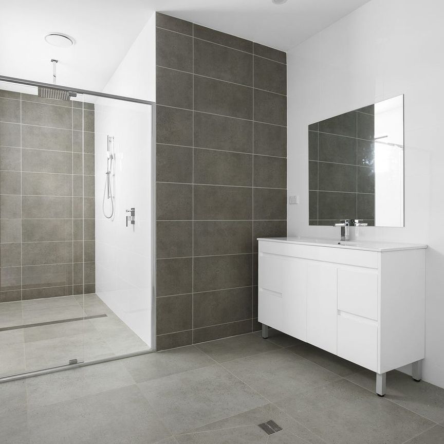 Spacious Family Home in a Quiet Cul-de-Sac - Photo 1