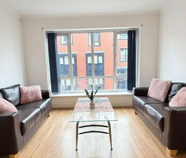 1 bedroom in a flat share to rent - Photo 1