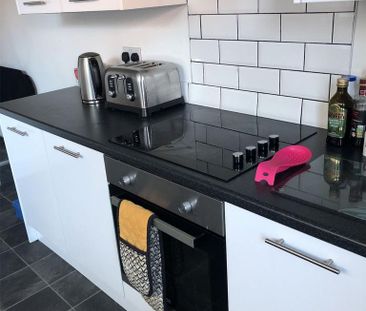 4 bedroom house of multiple occupation to rent - Photo 5