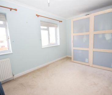 4 bedroom detached house to rent - Photo 4