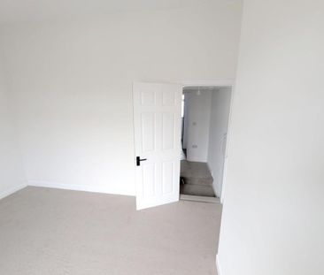 2 bedroom end of terrace house to rent - Photo 6