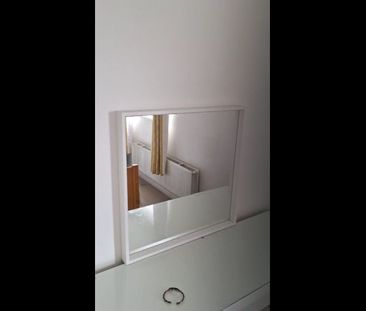 Room in a Shared Flat, Thornbury, NW4 - Photo 1