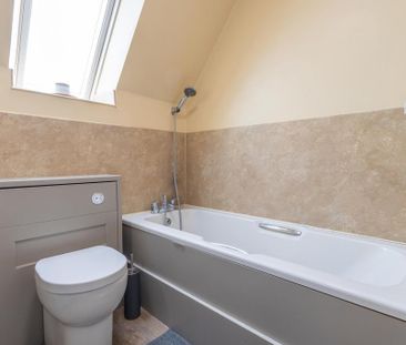 2 bedroom semi-detached house to rent - Photo 6