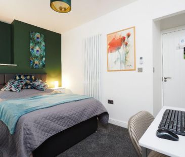 1 bedroom in a house share to rent - Photo 2