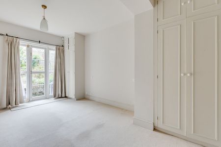 Chalcot Road, Primrose Hill, London, NW1 8LP - Photo 5