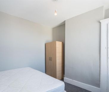 5 bedroom semi-detached house to rent - Photo 1