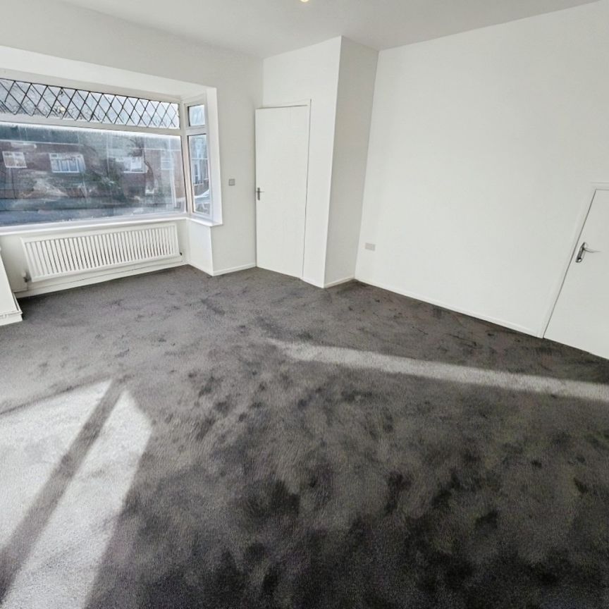 3 bedroom House To Let Total Size: 1045 SQ FT - Photo 1