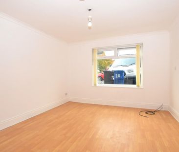 3 bedroom House To Let - Photo 2