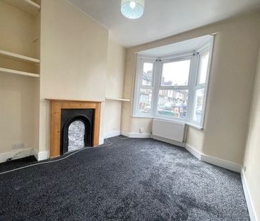 3 Bed Terraced House, Hollybush Street, E13 - Photo 1