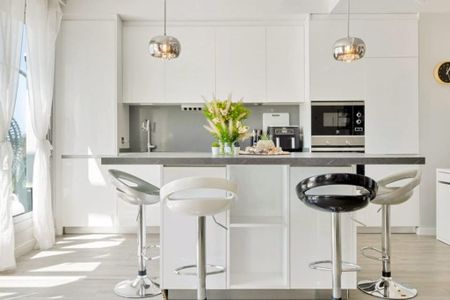 Luxury penthouse for rent in Estepona, Andalusia - Photo 2