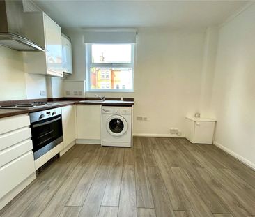 Southampton Street, Farnborough, GU14 - Photo 4