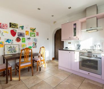 2 bedroom semi-detached house to rent - Photo 4