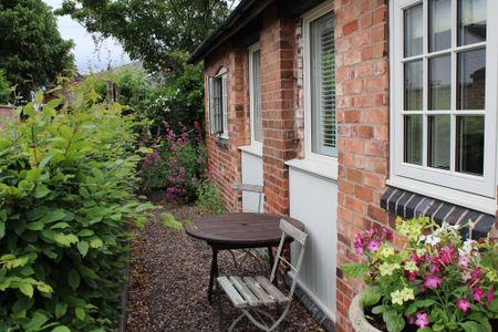 1 bedroom bungalow to rent - Photo 2