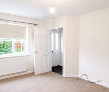 3 bedroom end of terrace house to rent - Photo 2