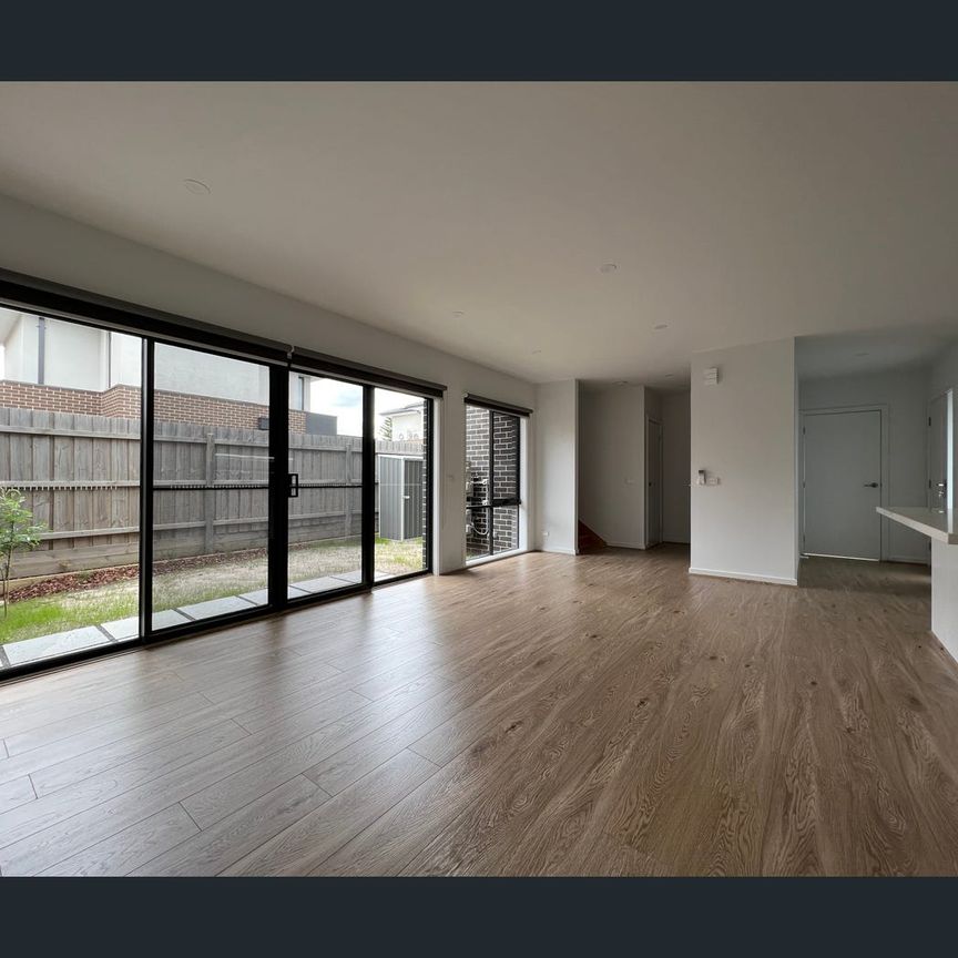2/17 Bevan Avenue, Clayton South, Vic 3169 - Photo 1