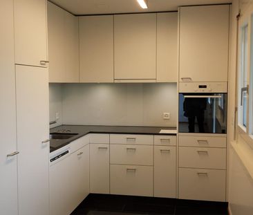 Helle, geräumige 2.5-Zimmer Wohnung in Steinhausen - Photo 2