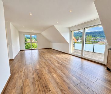 Charmante 3.5-Zimmer-Dachwohnung in Bösserach - Photo 1