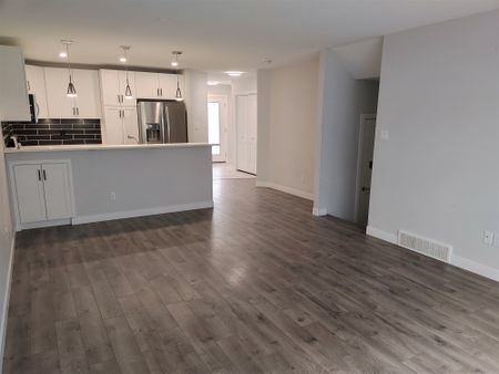 114-3960 GREEN FALLS - Photo 3