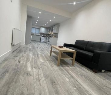 1 bedroom in a flat share to rent - Photo 1