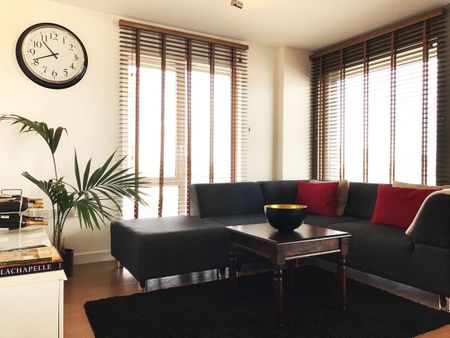 2 Bed Flat, Barge Walk, SE10 - Photo 3